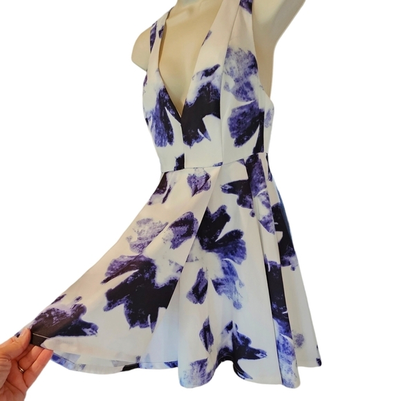 LULU'S "Seeing Chic" Women's Blue & Ivory Skater Halter Mini Dress Size S - Picture 12 of 12